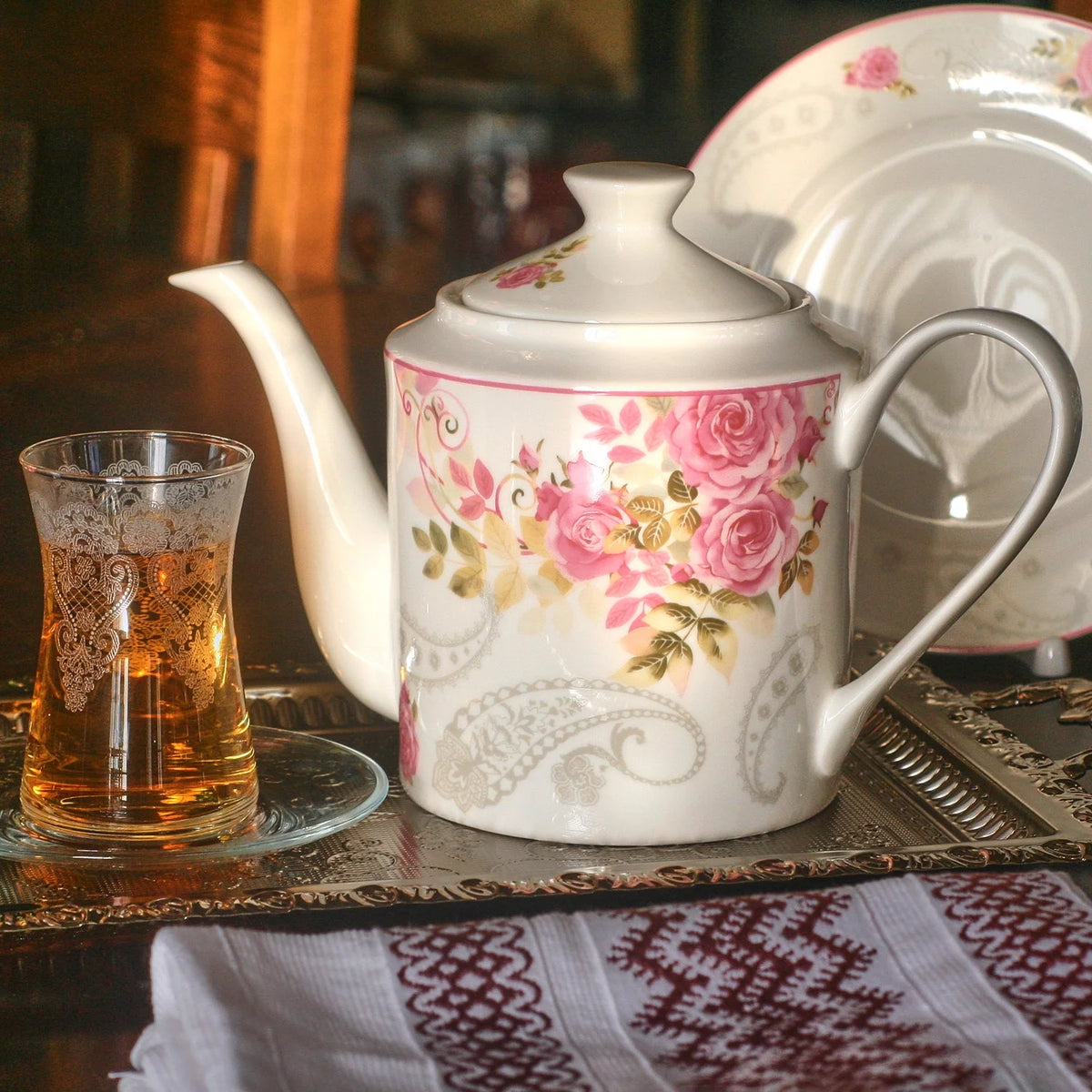 Bone China Floral Teapot 1.15-qt. Q60379