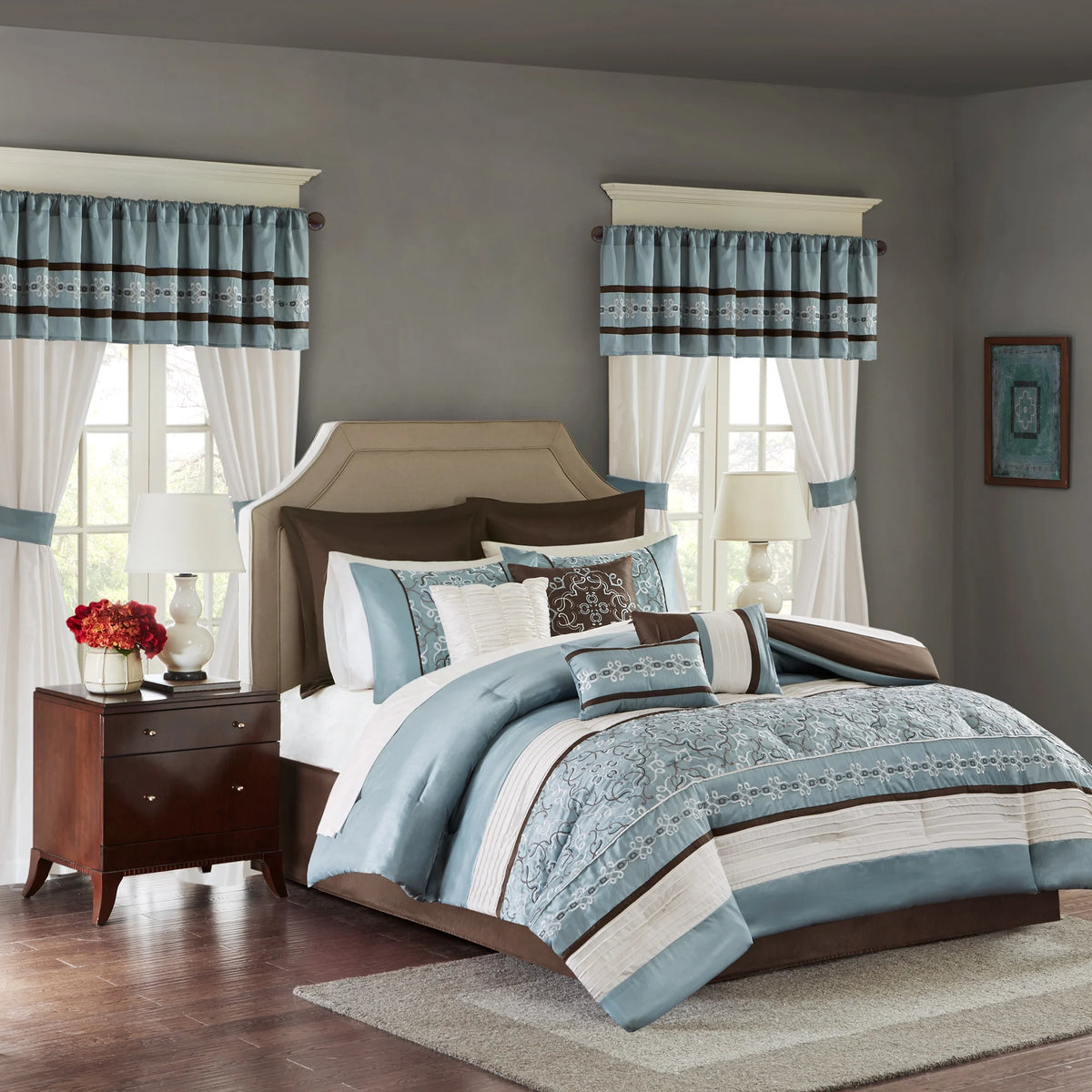 Cal King 24 Piece Room in a Bag Q83111